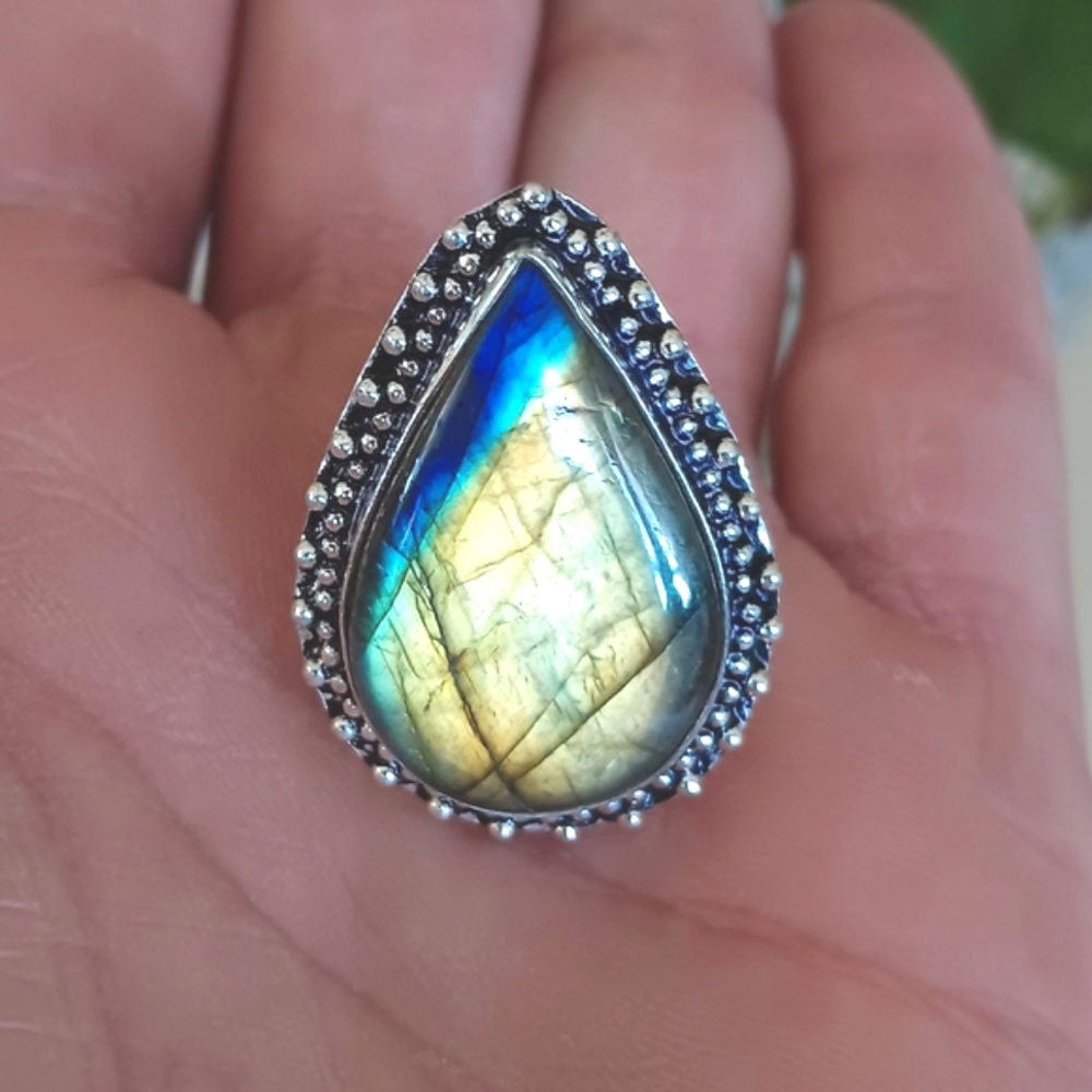 💙Gorgeous Blue Flash Labradorite Gemstone Boho Ring